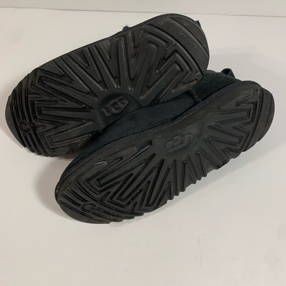 Ugg Kids' Classic Ultra Mini Black 4 - Picture 4 of 5